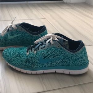 COPY - Blue Nike Free 5.0